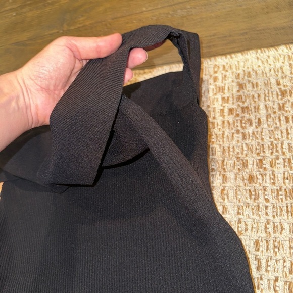 Kendall + Kylie NEW Black Ribbed Off the Shoulder Cropped Top Size Large - Picture 5 of 6